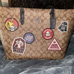Star Wars X Coach Town Tote In signature canvas